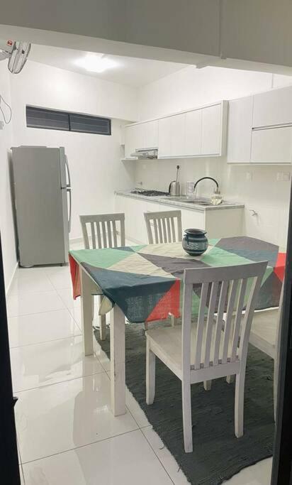 Kk Jungle Hideaway Lovely 5 Mins Walk To Town Apartment
